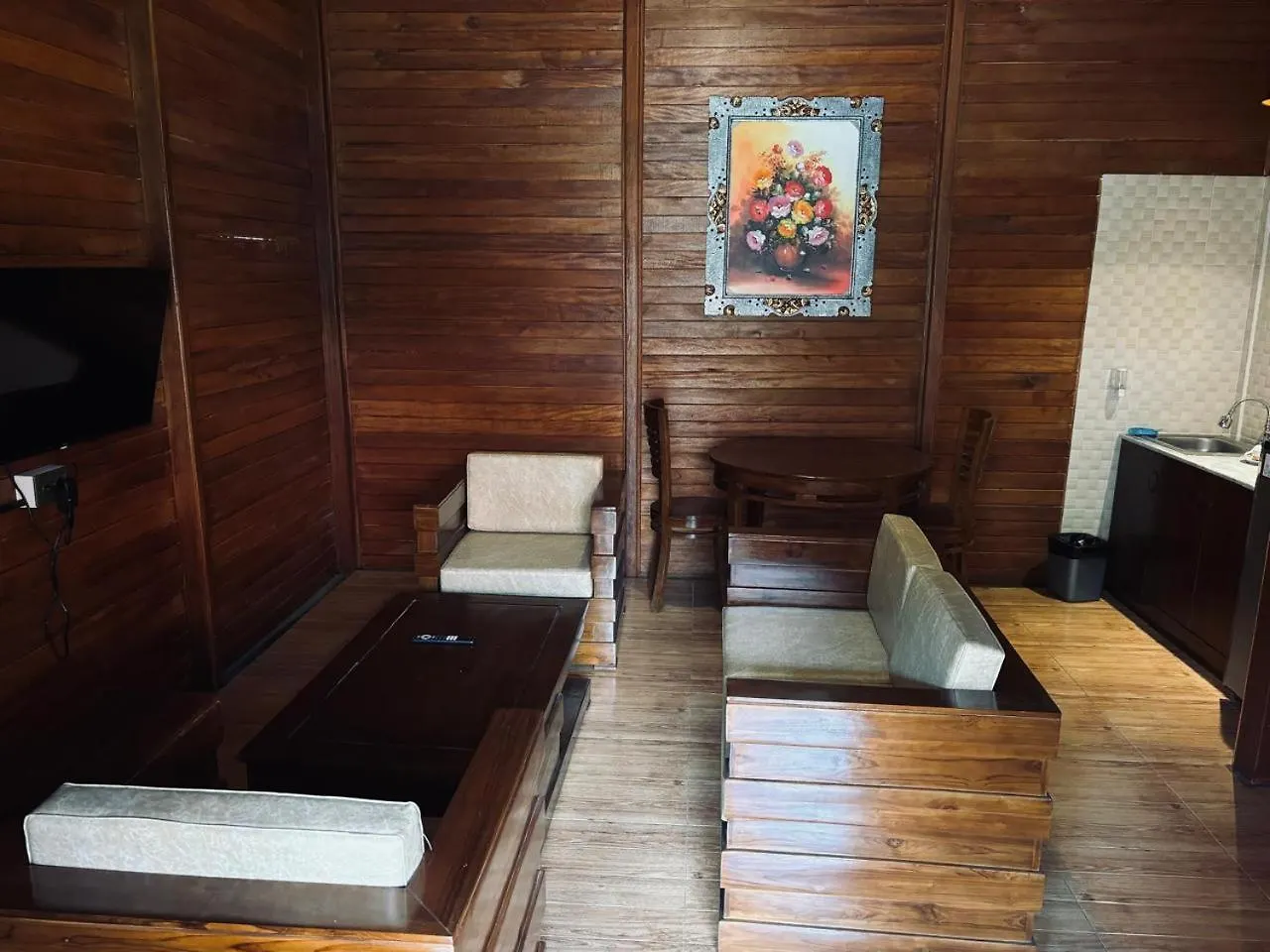 Maison d'hôtes Uli Wood Villa, Jimbaran Bali - Near Gwk