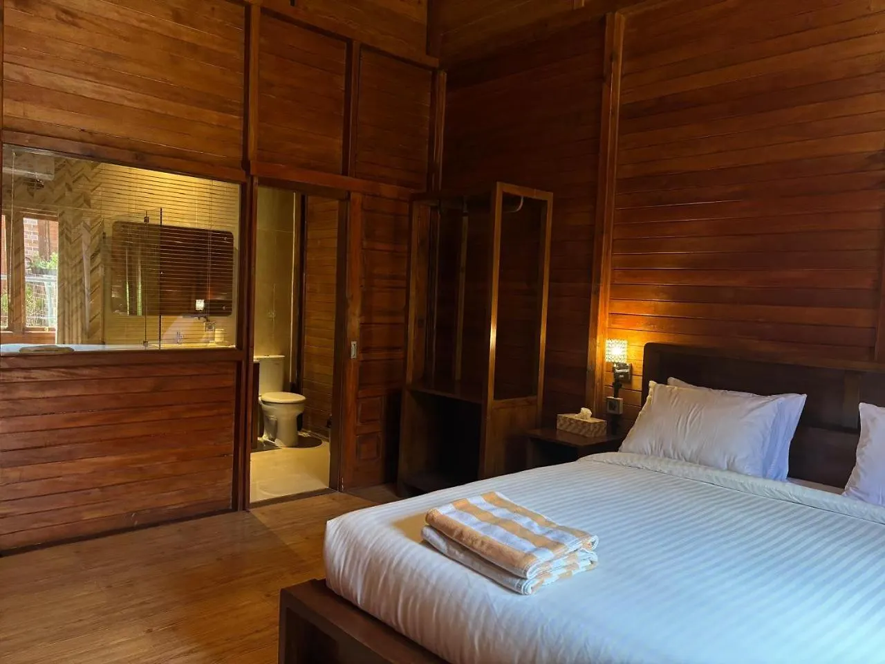 Maison d'hôtes Uli Wood Villa, Jimbaran Bali - Near Gwk